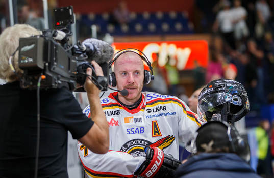 Luleås Jan Sandström vid en tv-intervju