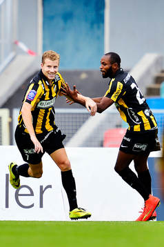 Häckens Simon Gustafson jublar
