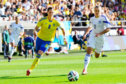 Sveriges Lotta Schelin mot Bosniens Lidija Kulis