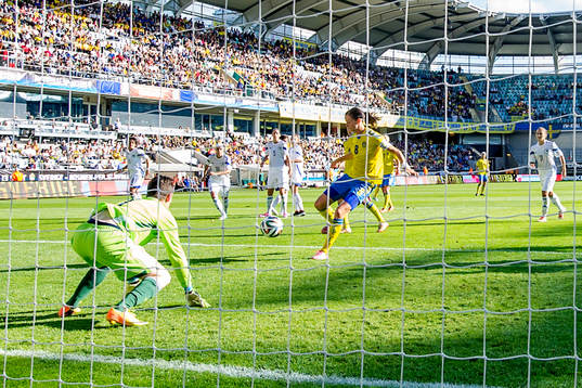 Sveriges Lotta Schelin gör 2-0