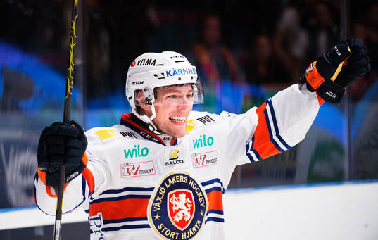Växjös Robert Rosén jublar
