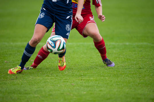 Fotbollsskor i matchen i damernas division 1 mellan FC