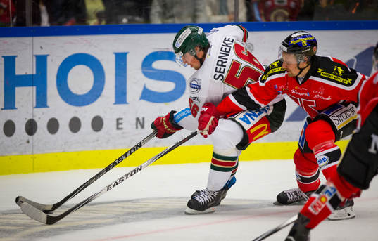 Frölundas Erik Gustafsson mot Örebros Marcus Weinstock
