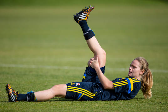Lisa Dahlkvist stretchar