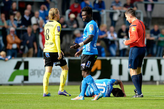 Halmstads Antonio Rojas ligger ner och har ont