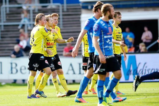 Mjällbys spelare jublar