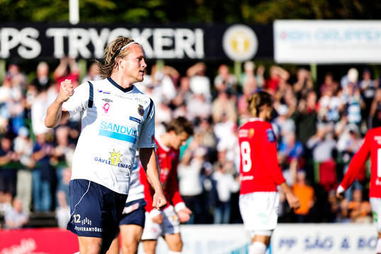 Gefles Anders Bååth jublar