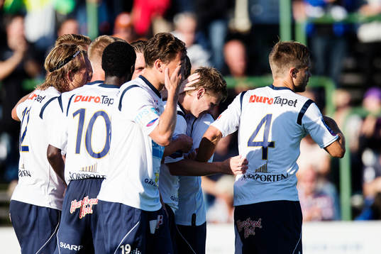 Gefles spelare jublar