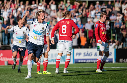 Gefles Anders Bååth firar 1-1 kvitteringen