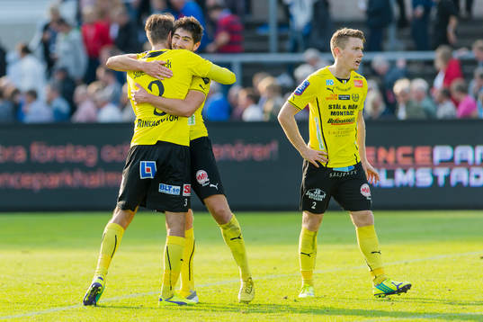 Mjällbys spelare jublar