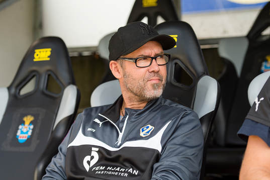 Halmstads läkare Mats Örjes före fotbollsmatchen i