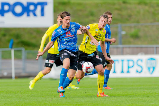 Halmstads Marcus Antonsson och Mjällbys Daniel Nilsson