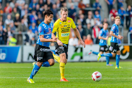 Halmstads Antonio Rojas och Mjällbys Daniel Nilsson