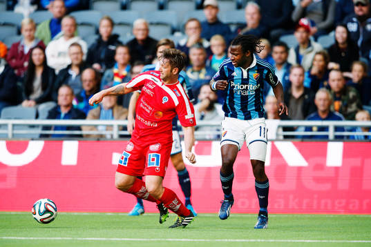 Åtvidabergs Allan Arenfeldt Olesen och Djurgårdens Amadou