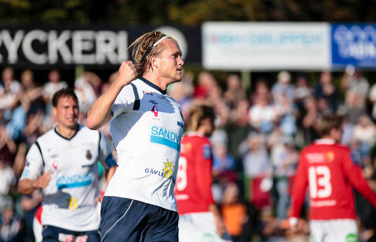 Gefles Anders Bååth gör 1-1