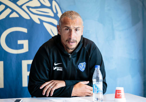 Falkenbergs tränare Henrik Larsson på presskonferensen