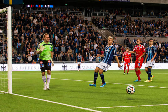 Åtvidabergs målvakt Henrik Gustavsson och Djurgårdens