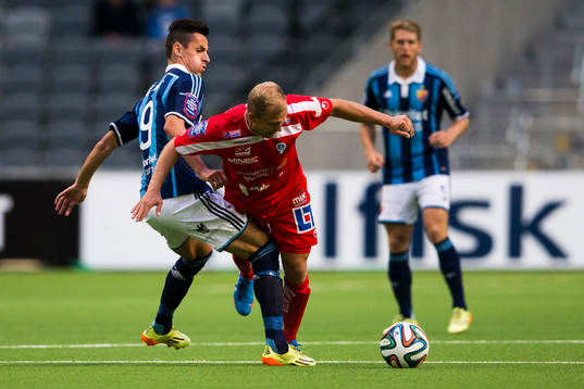 Djurgårdens Haris Radetinac stoppar Åtvidabergs Kristian