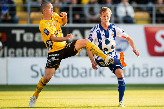 Kamp mellan Elfsborgs Anton Lans och IFK Göteborgs Gustav