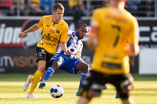 Kamp mellan Elfsborgs Viktor Claesson och IFK Göteborgs