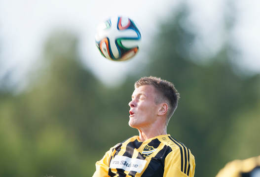 IFK Hässleholms Niklas Jönsson i matchen i division 3