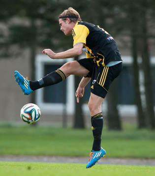 IFK Hässleholms Filip Ranmo i matchen i division 3 mellan
