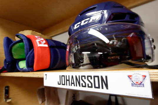 Linköpings Magnus Johanssons hjälm i omklädningsrummet