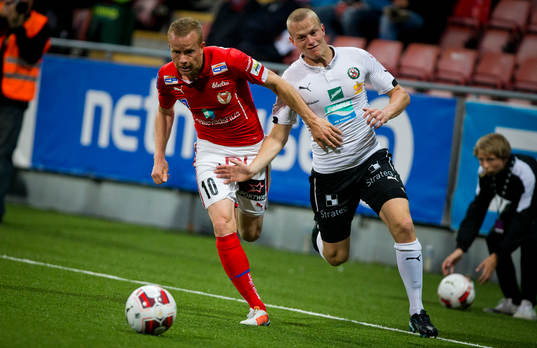 Örebros Daniel Gustavsson och Kalmars Tobias Eriksson i