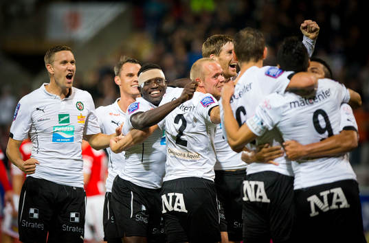 Örebros gör 1-0 genom Patrik Haginge och Alhassan Kamara,