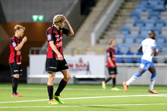 Brommapojkarnas Carl Starfelt deppar