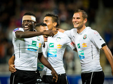 Örebros gör 1-0 genom Patrik Haginge och på bilden
