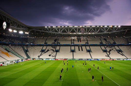 s lag tränar på Juventus Stadium
