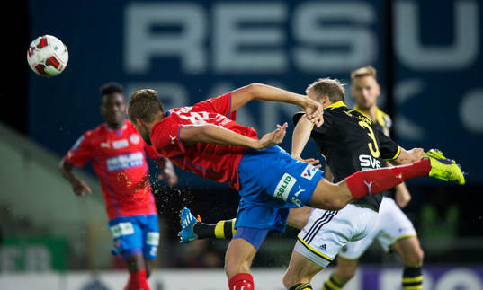 Helsingborgs Mikael Dahlberg i matchen i allsvenskan mellan