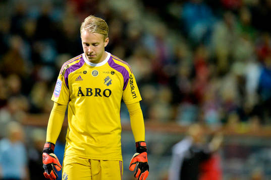 s målvakt Patrik Carlgren deppar