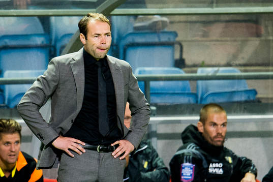 s tränare Andreas Alm deppar