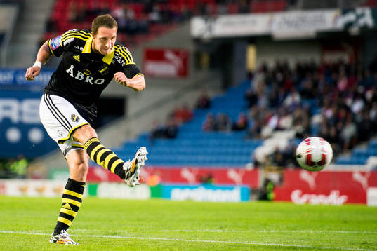 s Kenny Pavey testar skott
