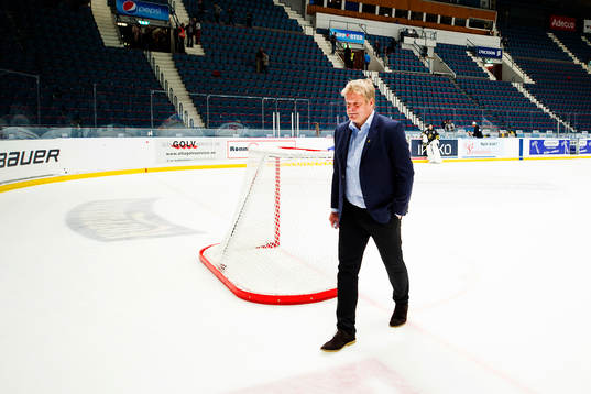 s tränare Thomas Fröberg deppar
