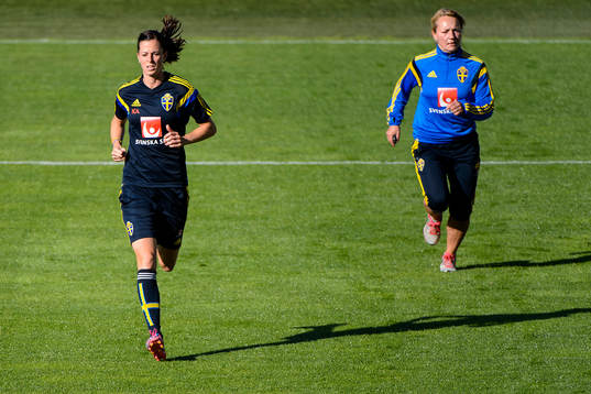 Lotta Schelin tränar med sjukgymnast Annica Näsmark