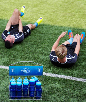 Spelare i Malmö FF stretchar