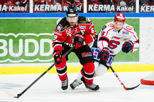 Malmö Redhawks Stefan Warg och Södertäljes Alexander