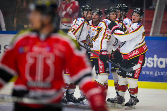Luleås Lucas Wallmark gör 0-1 och jublar