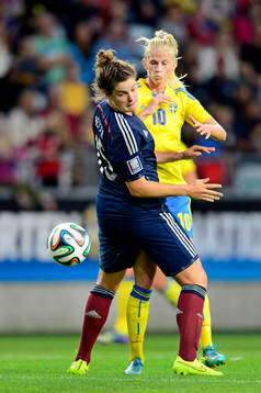Sveriges Sofia Jakobsson och Skottlands Jennifer Beattie