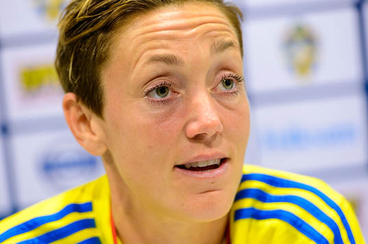 Sveriges Therese Sjögran på en presskonferens