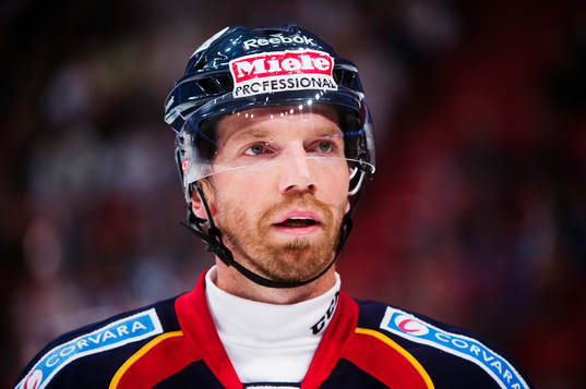 Djurgårdens Mikael Samuelsson