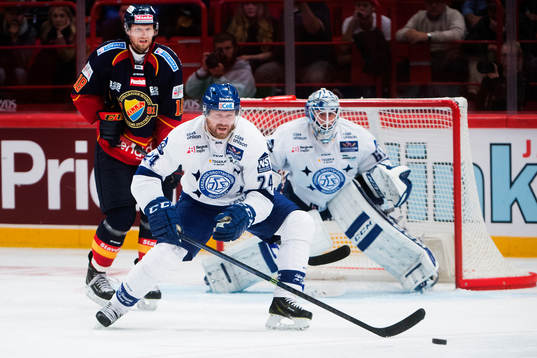 Djurgårdens Michael Holmqvist och Leksands Jonas Frögren