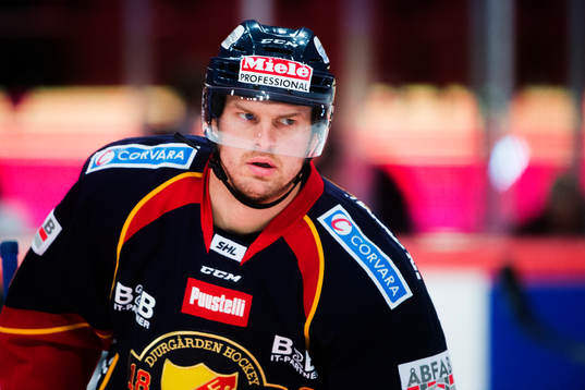 Djurgårdens Joakim Eriksson värmer upp