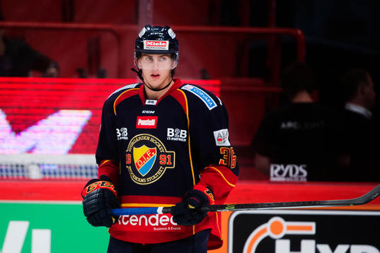 Djurgårdens Philip Holm värmer upp