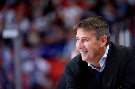 Djurgårdens tränare Hans Särkijärvi ler