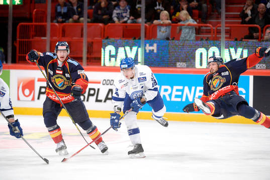 Djurgårdens Henrik Eriksson (tv) och Mikael Ahlén (th)