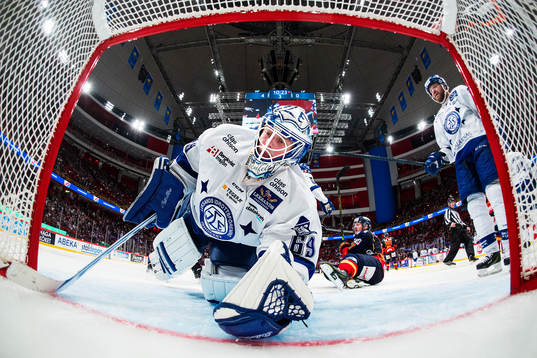 Leksands målvakt Oscar Alsenfelt deppar
